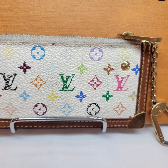GUC Louis Vuitton Authentic White Murakami Cles - Picture 5 of 8